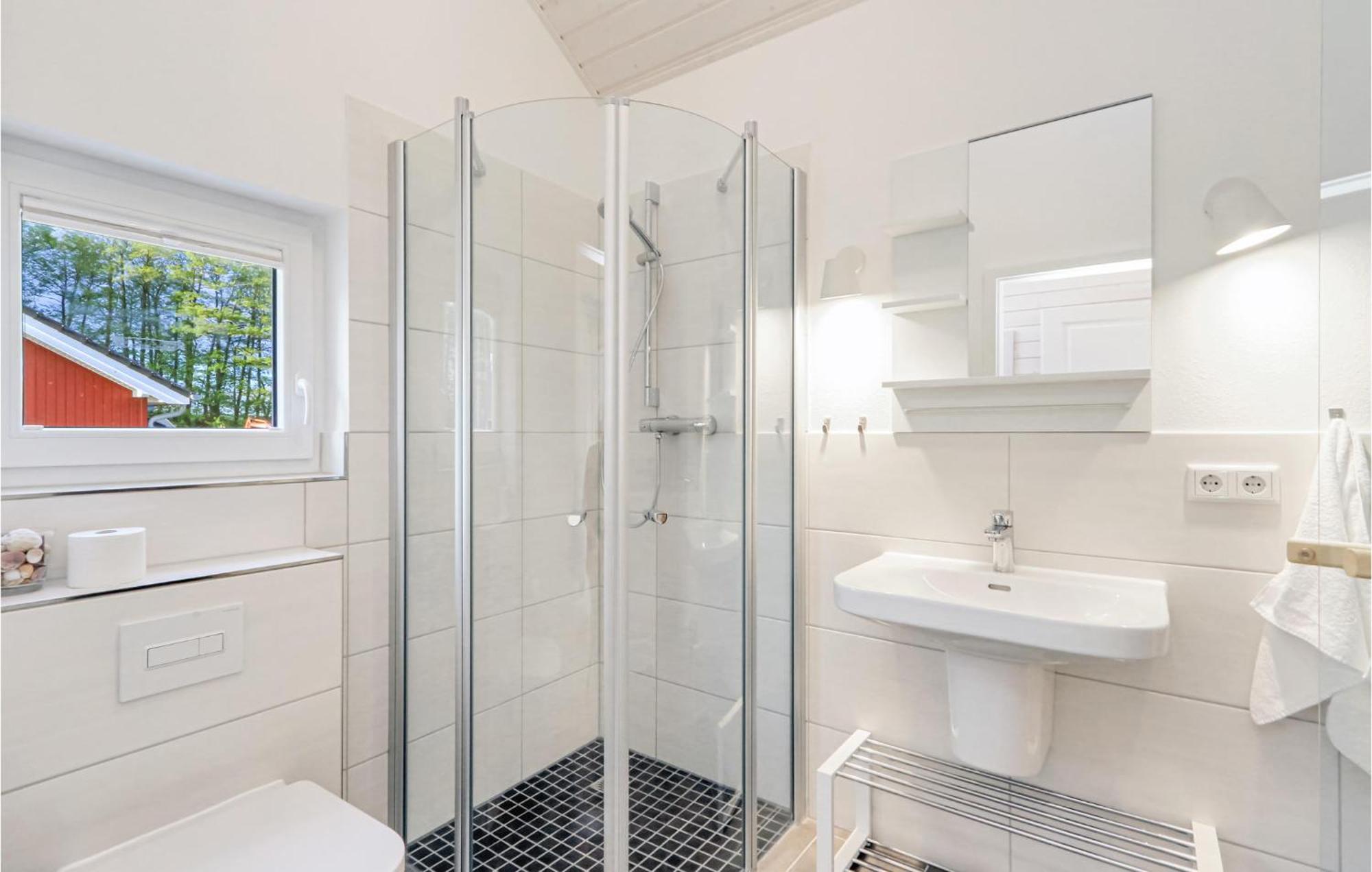 Cozy Home In Krems Ii-Warderbrueck With Wifi Gols Exteriör bild